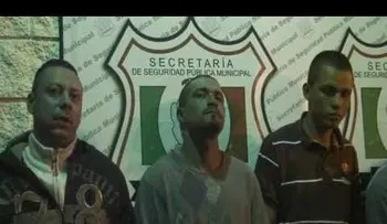Un policía encubierto rescata una mujer a punto de ser ejecutada (Video)