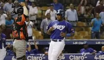 Estrellas derrotan 5-2 a los LE, en la capital; Licey 6 por 1 a los Toros 1, en La Romana