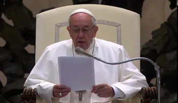 El papa Francisco: las noticias falsas solo sirven para extender el peligro de la arrogancia y el odio"