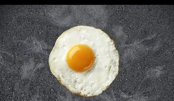 Así se preparan los huevos fritos en Australia (VIDEO VIRAL)