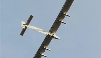 Avión solar aterriza en Mianmar; busca dar vuelta al mundo 