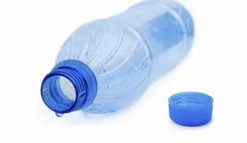 Brote de gastroenteritis agua embotellada afecta a 670 personas en España