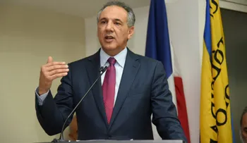 Suspenden reunión entre comité de transición del PE y la designada por Abinader