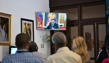 Maduro denuncia planes de intervención de EEEU en Venezuela