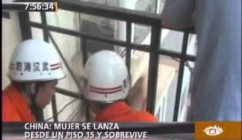 Mujer intenta suicidarse tirándose de un piso 15, pero sobrevive