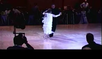 Tiene 94 años y baila con un andador, pero la actuación no queda ahí? (VIDEO)