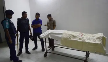 Atacan con machetes y tiros a blogueros de Bangladesh; hay un muerto y tres heridos graves