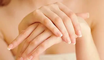 Tenía sus manos llenas de manchas, su amiga le recomendó esto y los resultados son increíbles