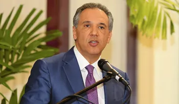 Peralta motiva a trabajar con transparencia