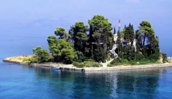 Magnates y estrellas de Hollywood compran islas en Grecia a precios de remate
