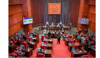 Senado crea comisión para estudiar ley de impulso económico
