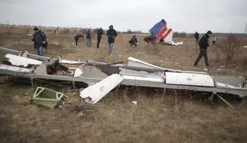 El MH17 se vino abajo por una explosión de una ojiva fuera del avión