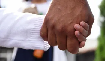 ICE dice que es "falso" el reporte de la muerte de niño bajo su custodia