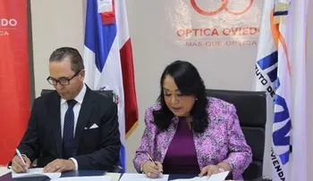 INAVI y Ã"ptica Oviedo firman acuerdo de colaboración para beneficiar empleados públicos