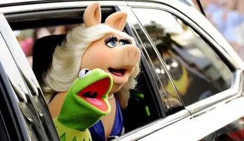 Miss Piggy le dedica 'Hello' de Adele a su expareja, la Rana René