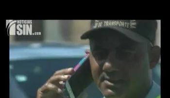 Una señora "amenaza cancelar agente Amet", que le pide los papeles (VIDEO)