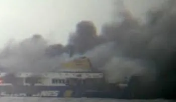 Se incendia transbordador en aguas griegas 