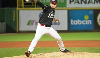 El zurdo Kenny Hernández regresa con el Escogido