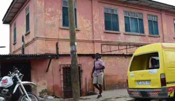 Cierran falsa embajada de Estados Unidos que operó más de 10 años en Ghana