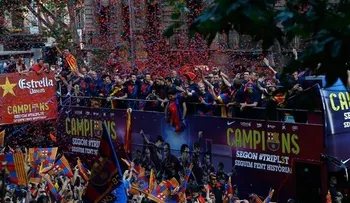 Barcelona celebra título Champions con gran desfile