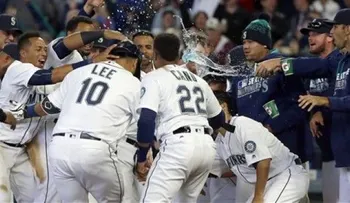 Canó y Lee jonronean y ayudan a romper mala racha de Marineros
