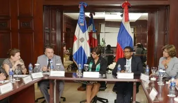 Danilo y Navarro acuerdan relanzar proyecto nueva política de relaciones exteriores