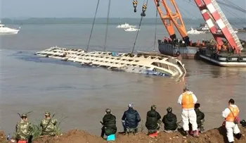 345 cifra de muertos por naufragio en China