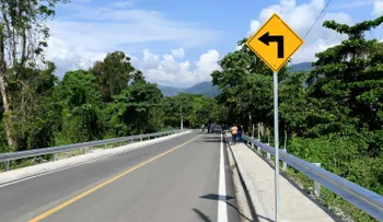 Presidente Abinader inaugura carretera del distrito municipal Sabana del Puerto, en Bonao    