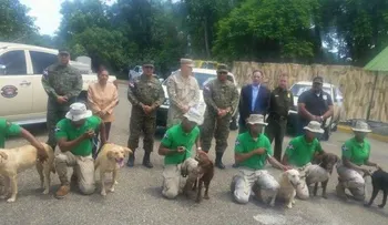 Embajada de EE.UU. entrega unidad canina al Cesfront en Dajabón