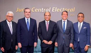 Pleno JCE recibe a Luis Abinader y Orlando Jorge Mera