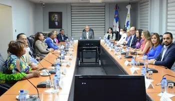 CNSS conoce renuncia de gerente general y designa gerente interina