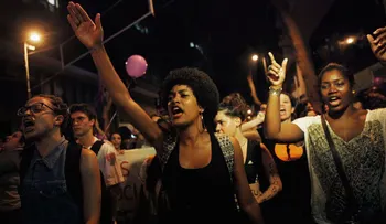 Difusión de video de joven violada por 30 hombres conmociona a Brasil