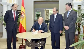 España abre libro de condolencias por muerte de Morales