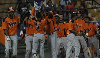 Leones derrotan 4 por 2 a los Toros