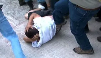 Golpean hombre que encontraron robando 