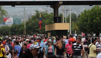 Aumentan 40% cruces de venezolanos de ida y vuelta a Colombia antes de las elecciones