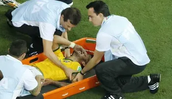 Neymar sufrió fractura de una vértebra en victoria de Brasil