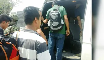 Rescatan a 49 inmigrantes centroamericanos secuestrados en México