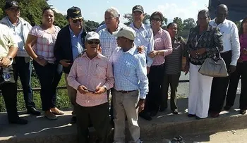 Cuestionan visita de Danilo a zona afectada por minera para hablar de agricultura.