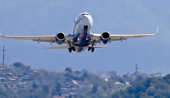 Francia se une a las demás naciones y cierra su espacio aéreo