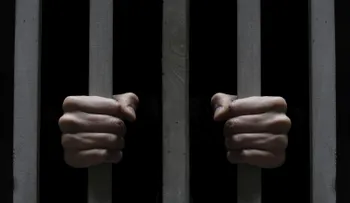 Mandan a prisión a entrenador acusan violación