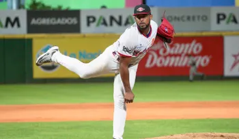 Con batazo de Guzmán y pitcheo intransitable, Leones blanquean a Toros