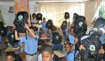 EDE Este dona útiles escolares a más de 2,200 estudiantes de su zona