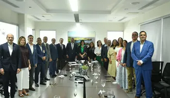 JCE presenta avances nueva cédula a Cámara de Comercio