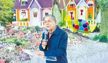 Brillante Navidad apaga sus luces 