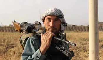 Fuerzas afganas luchan por retomar el control de la ciudad de Kunduz