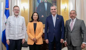 Presidente Abinader recibe visita de Laura Jiménez, asesora senior en la Oficina de Asuntos del Hemisferio Occidental para el Departamento de Estado de EE. UU.