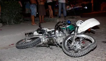 Joven de 21 años muere al chocar de frente su motor con otro 