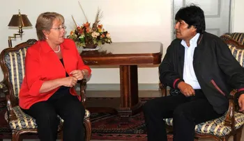 Crece la tensión entre Bolivia y Chile: Evo Morales acusó a Michelle Bachelet de "agresión a la democracia"