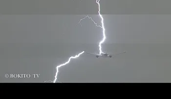 Un rayo alcanza un avión de pasajeros con destino a Perú 